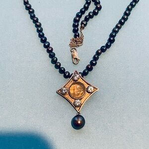 Black Pearl Pendant Necklace